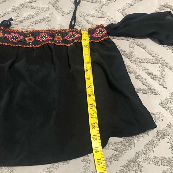 PAPER Crane off the shoulder crop top size S/M - Picture 10 of 12